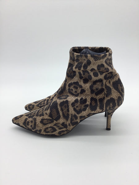Charles by Charles David Size 6.5 Leopard Booties