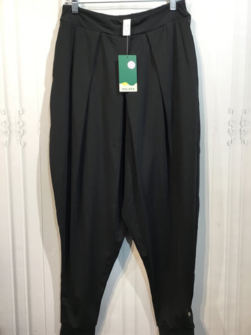 Halara Size M/8-10 Black Pants