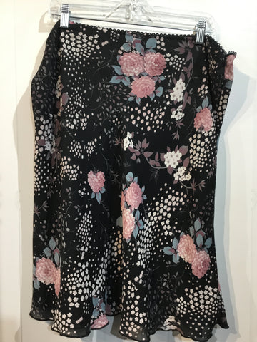 Old Navy Size 2X/18-24 Black & Floral Print Skirts
