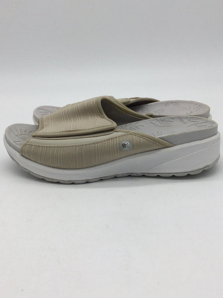 BZees Size 7.5 Sand/Grey/White Sandals