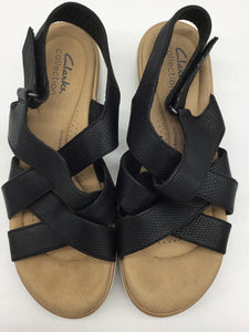 Clarks Size 7.5 Black & White Sandals