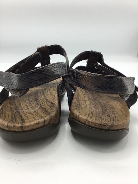 Orthaheel Size 9.5 Brown Print Sandals